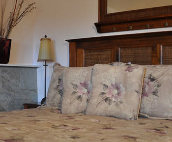 Hillside House 3*